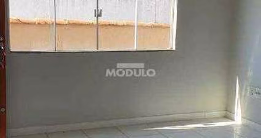 APARTAMENTO à venda, 2 quartos, 1 vaga, JARDIM DAS PALMEIRAS - Uberlândia/MG