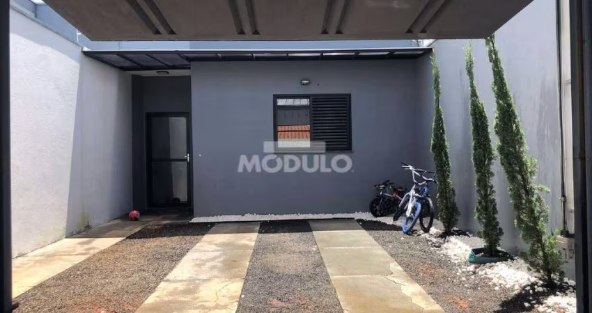 Casa residencial mobiliada para locação, bairro Novo Mundo com 3 quartos
