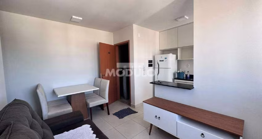 Apartamento mobiliado para locação no bairro Alto Umuarama com 2 quartos