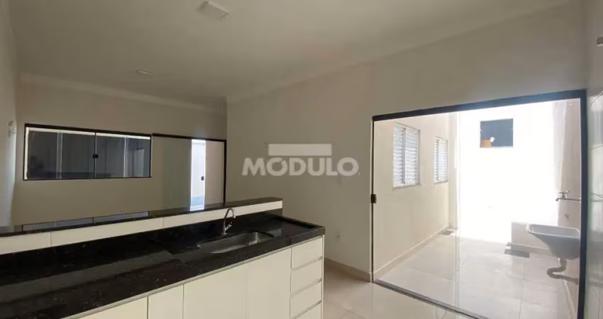 Casa residencial para locação Bairro Santa Rosa com 3 quartos