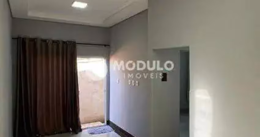 Casa residencial à venda, 3 quartos, 1 suíte, 1 vaga, luizote de freitas - uberlândia/mg