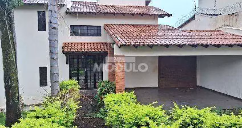 Casa comercial / residencial à venda, 4 quartos, 1 suíte, 4 vagas, cidade jardim - uberlândia/mg