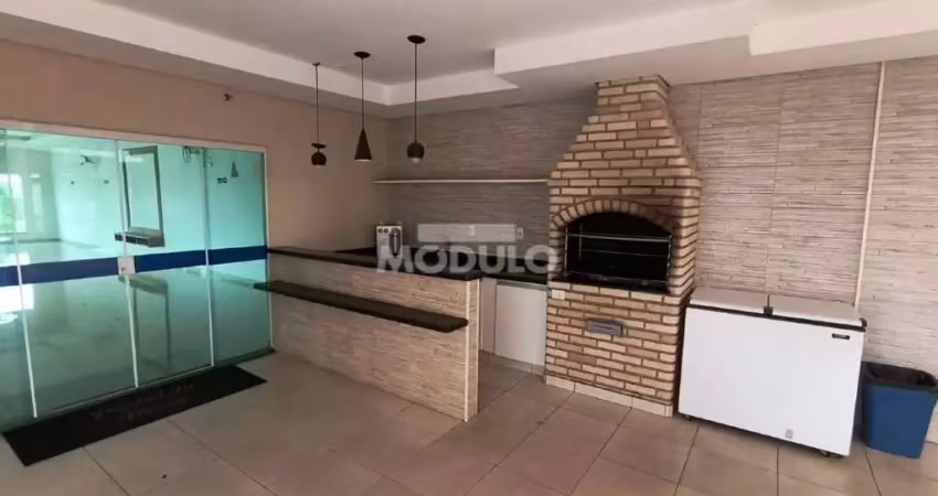 Apartamento com 3 quartos para alugar na Rua Pedro Gustin, --, Tubalina, Uberlândia