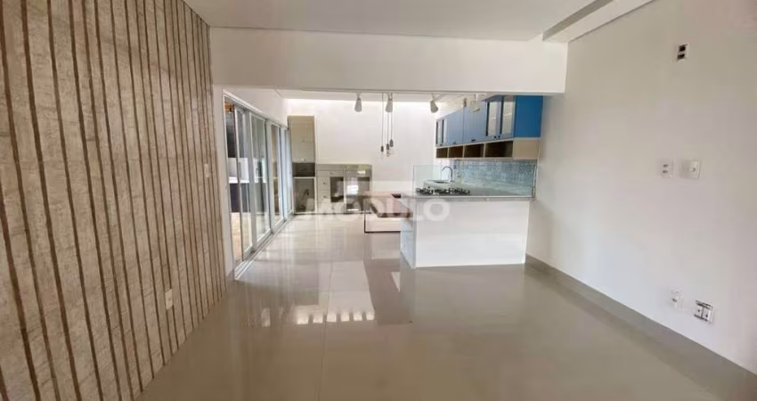 CASA DE CONDOMÍNIO à venda, 3 quartos, 1 suíte, 2 vagas, Laranjeiras - Uberlândia/MG