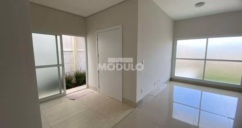 CASA DE CONDOMÍNIO à venda, 3 quartos, 1 suíte, 2 vagas, Laranjeiras - Uberlândia/MG