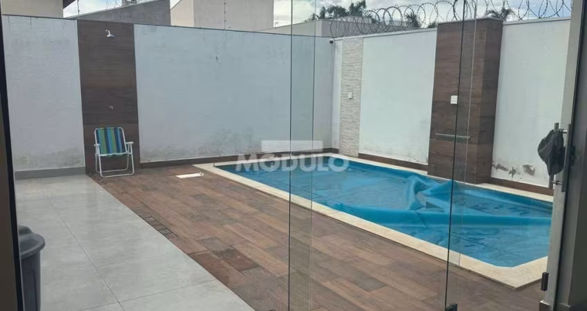 CASA RESIDENCIAL à venda, 3 quartos, 1 suíte, 2 vagas, ALTO UMUARAMA - Uberlândia/MG