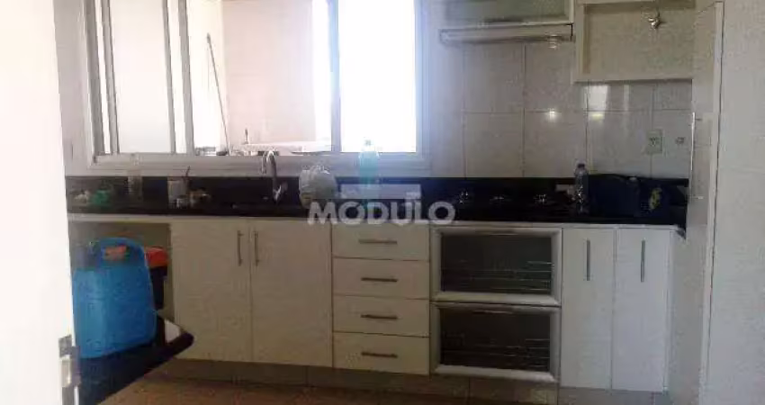 Cobertura residencial para locação, bairro Santa Mônica com 3 suítes