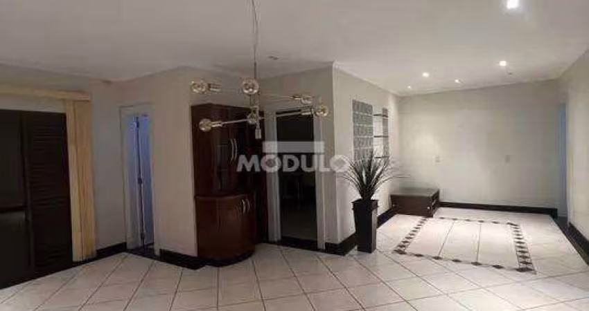 PRÉDIO à venda, 5 quartos, 3 suítes, 8 vagas, Santa Mônica - Uberlândia/MG