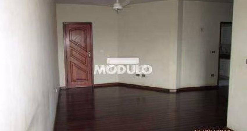 APARTAMENTO à venda, 3 quartos, 1 suíte, 2 vagas, Brasil - Uberlândia/MG