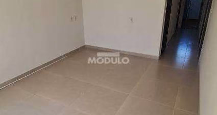CASA RESIDENCIAL à venda, 2 quartos, 3 vagas, Brasil - Uberlândia/MG