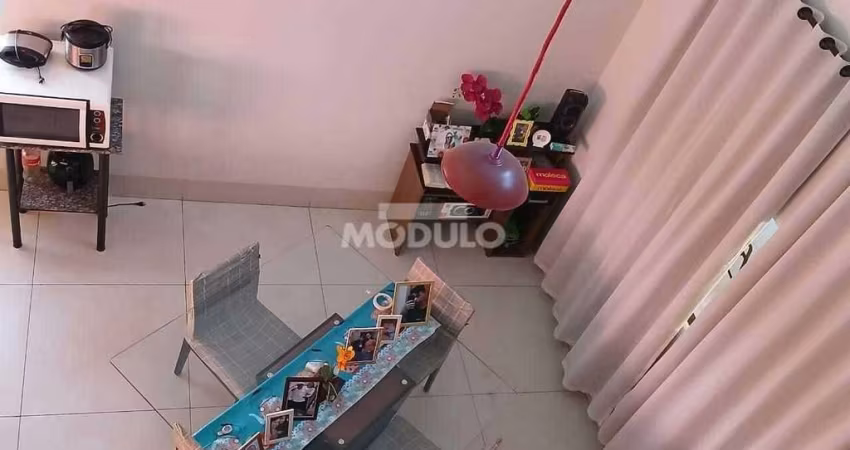 SOBRADO à venda, 3 quartos, 1 suíte, 4 vagas, NOVA UBERLANDIA - Uberlândia/MG