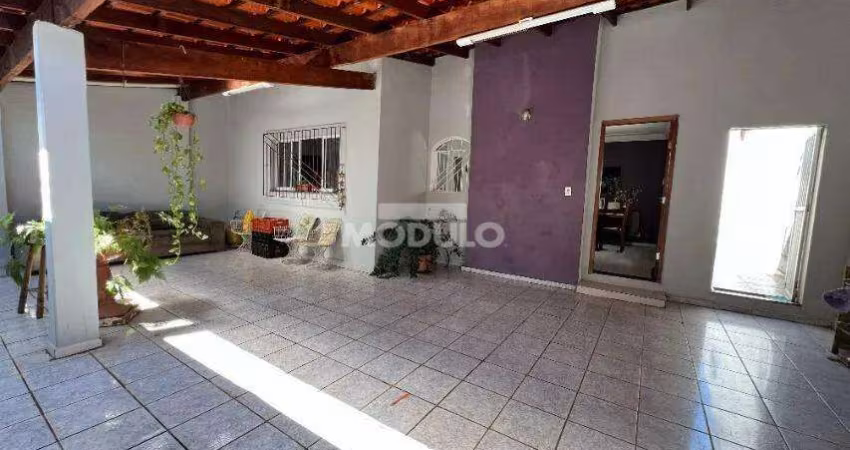 CASA RESIDENCIAL à venda, 3 quartos, 2 suítes, 3 vagas, Santa Mônica - Uberlândia/MG