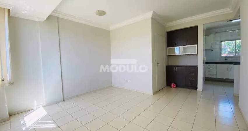 Apartamento tubalina com 3 quartos, todo montado com armarios