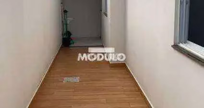 CASA RESIDENCIAL à venda, 2 quartos, 1 suíte, 1 vaga, Shopping Park - Uberlândia/MG