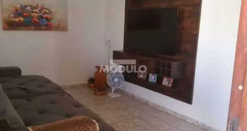 CASA RESIDENCIAL à venda, 3 quartos, 1 suíte, 3 vagas, JARDIM PATRICIA - Uberlândia/MG
