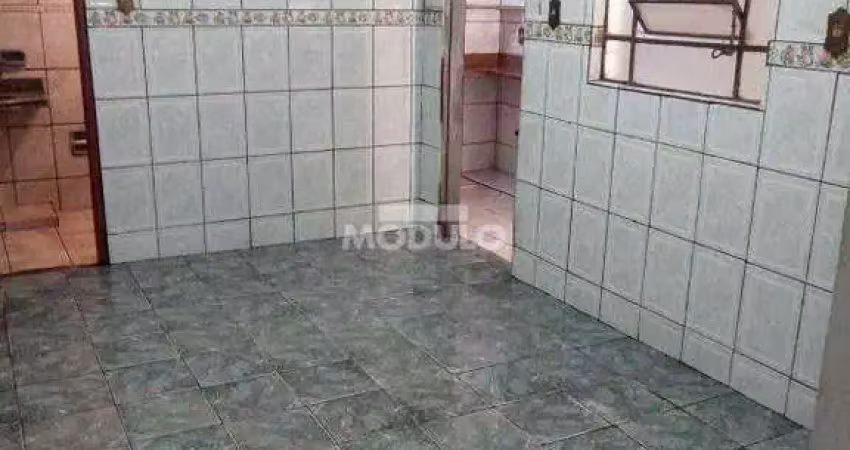 Casa residencial à venda, 2 quartos, 2 vagas, presidente roosevelt - uberlândia/mg