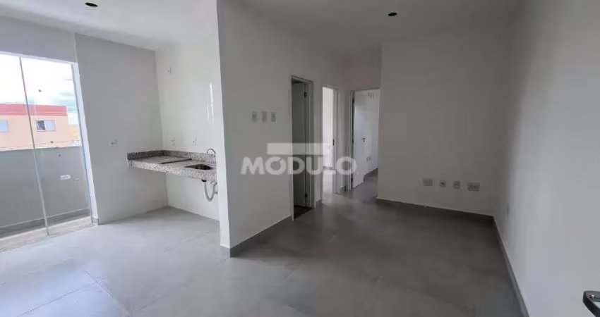 Apartamento à venda no bairro santa mônica, 2 quartos, suite, elevador