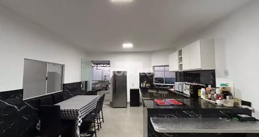 Casa residencial à venda, 3 quartos, 2 suítes, 5 vagas, jardim botanico - uberlândia/mg