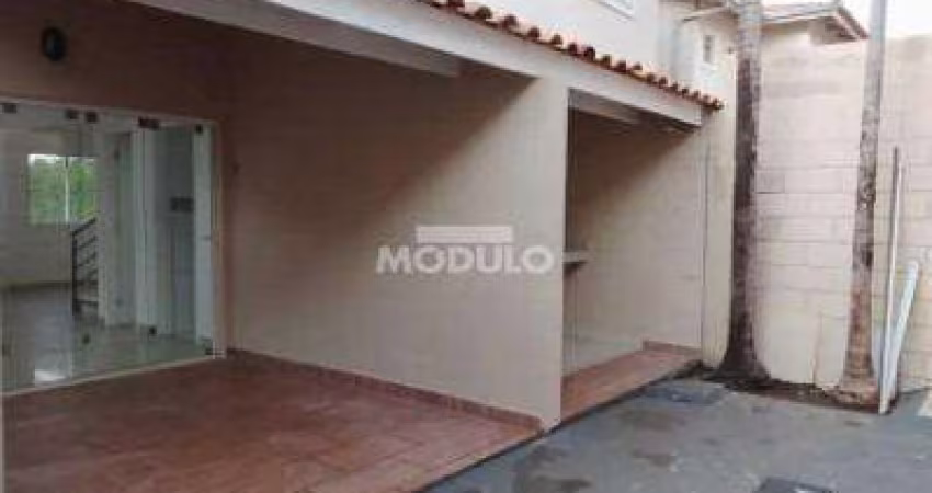 Casa residencial de condomínio para locação com 3 quartos
