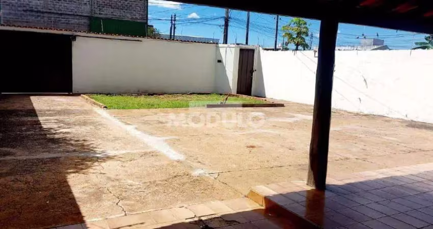 Casa residencial à venda, 3 quartos, 6 vagas, marta helena - uberlândia/mg