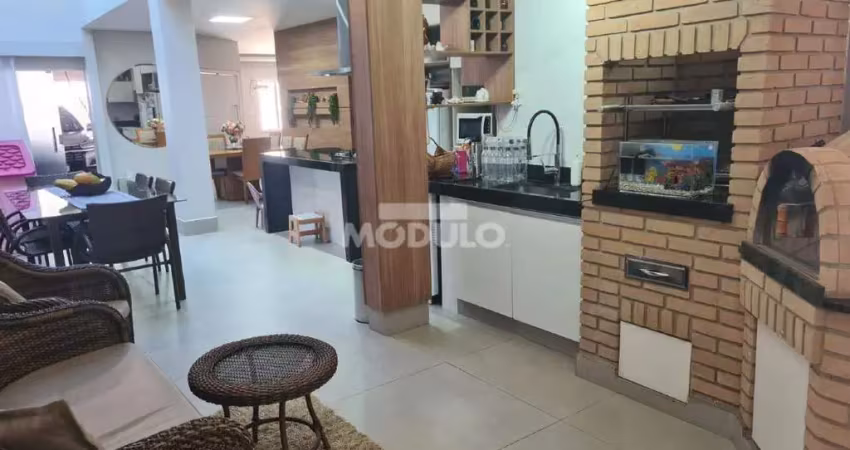 Casa residencial à venda, 4 quartos, 1 suíte, 3 vagas, santa rosa - uberlândia/mg