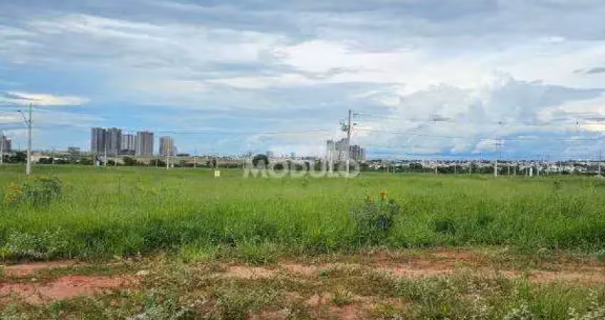 Terreno à venda na Rua Sebastião Irias de Matos, --, Shopping Park, Uberlândia