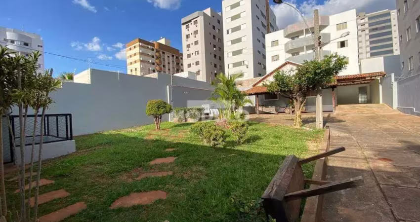 Casa comercial para alugar na Avenida José Zacharias Junqueira, --, Saraiva, Uberlândia