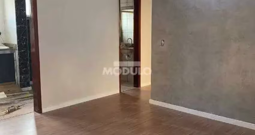 APARTAMENTO à venda, 3 quartos, 1 suíte, 1 vaga, Chácaras Tubalina e Quartel - Uberlândia/MG