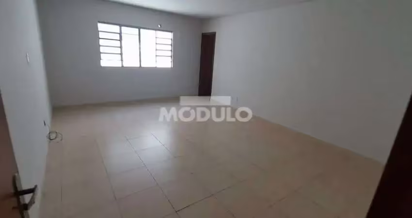 Casa comercial para alugar na Rua Barão de Camargos, --, Centro, Uberlândia