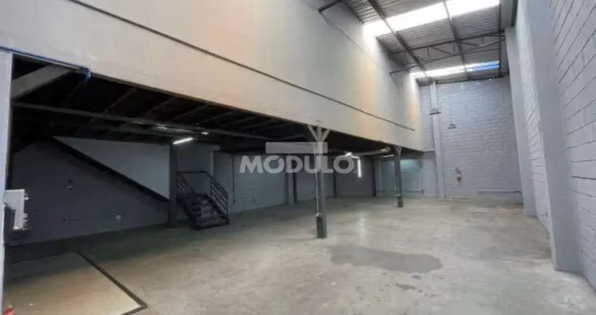 Barracão / Galpão / Depósito para alugar na Rua das Sementes, --, Minas Gerais, Uberlândia