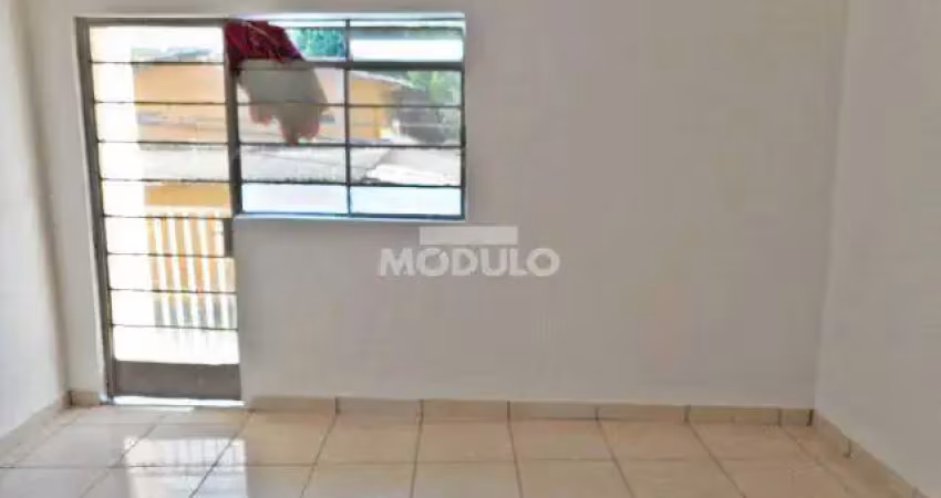 Casa residencial para locação, bairro bom jesus com 2 quartos