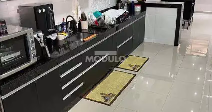 Casa residencial à venda, 3 quartos, 1 suíte, 2 vagas, residencial lago azul - uberlândia/mg