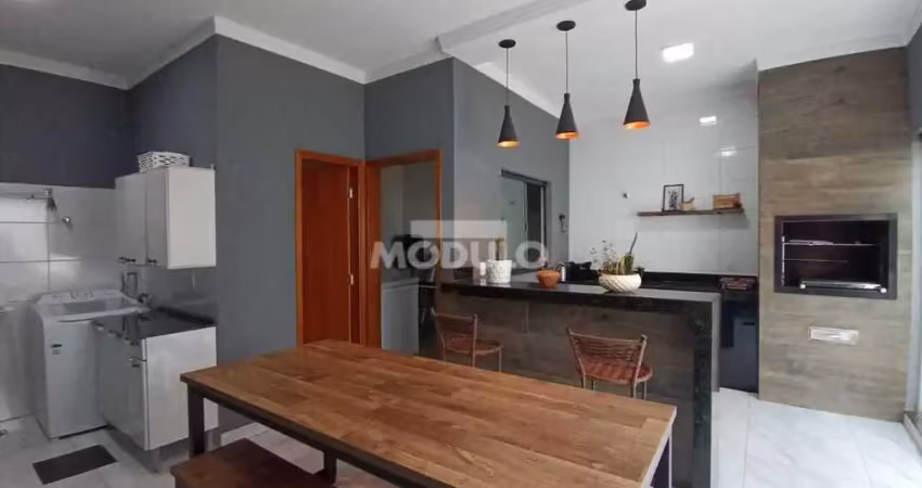 Casa residencial à venda, 3 quartos, 1 suíte, 2 vagas, jardim brasília - uberlândia/mg