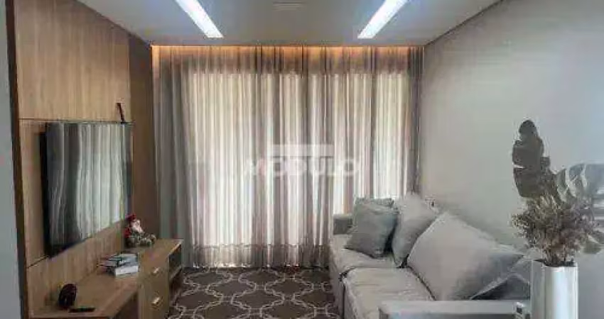 Apartamento com 3 quartos para alugar na Rua Guaicurus, --, Saraiva, Uberlândia