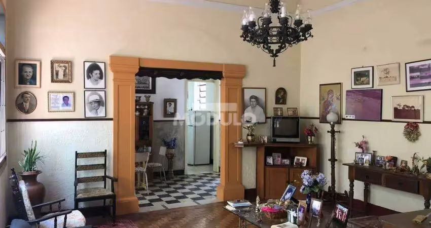 Casa comercial / residencial à venda, 4 quartos, 1 suíte, 2 vagas, fundinho - uberlândia/mg