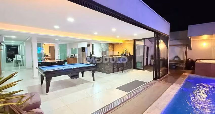 Sobrado à venda, 4 quartos, 1 suíte, 4 vagas, itapema sul - uberlândia/mg