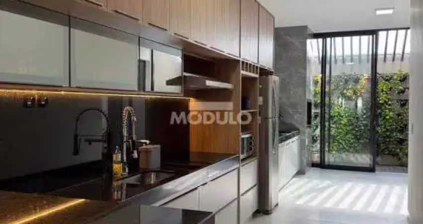 Casa residencial à venda, 3 quartos, 1 suíte, 2 vagas, novo mundo - uberlândia/mg