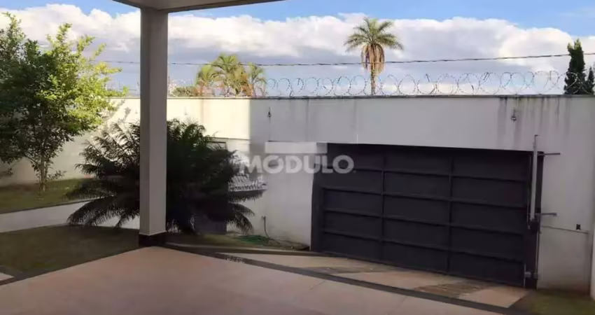 Casa para locação, bairro cidade jardim com 3 quartos
