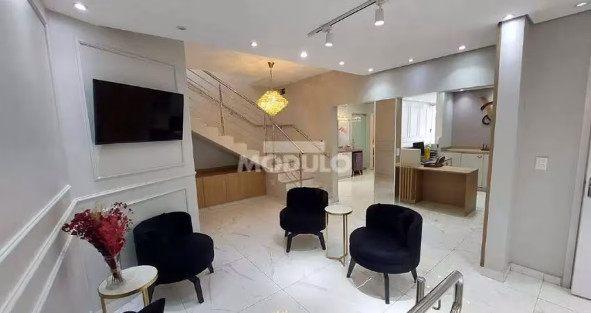 Casa comercial à venda, 3 vagas, centro - uberlândia/mg