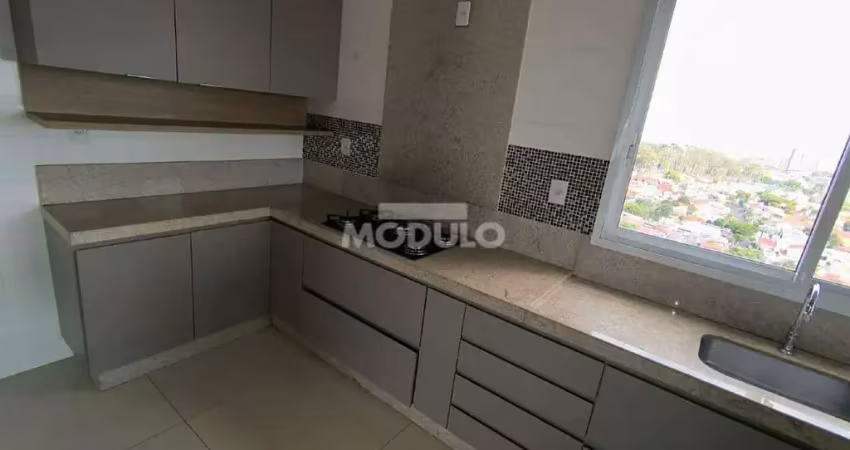 Cobertura com 4 quartos para alugar na Rua Tabajaras, --, Vigilato Pereira, Uberlândia