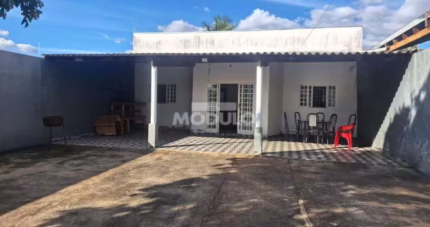 Casa residencial à venda, 2 quartos, 1 suíte, 1 vaga, nova uberlandia - uberlândia/mg