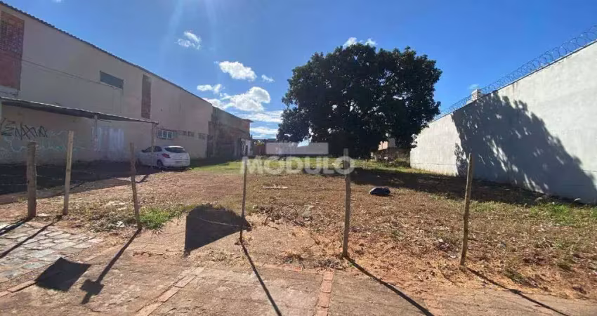Terreno à venda na Rua Padre Pio, --, Martins, Uberlândia