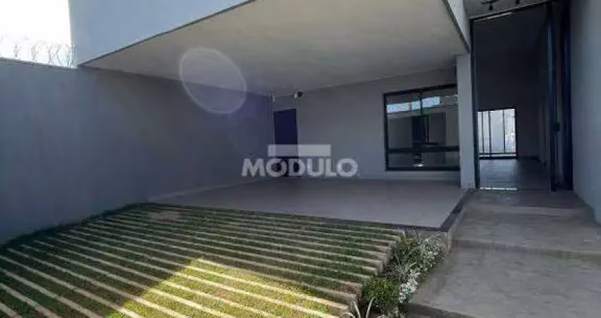 Casa residencial à venda, 3 quartos, 3 suítes, 4 vagas, novo mundo - uberlândia/mg