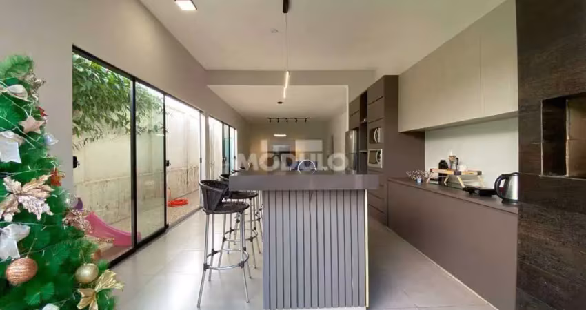 Casa residencial à venda, 3 quartos, 1 suíte, 4 vagas, tabajaras - uberlândia/mg