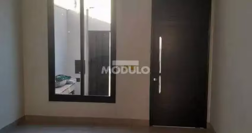 Casa residencial à venda, 3 quartos, 1 suíte, 2 vagas, laranjeiras - uberlândia/mg