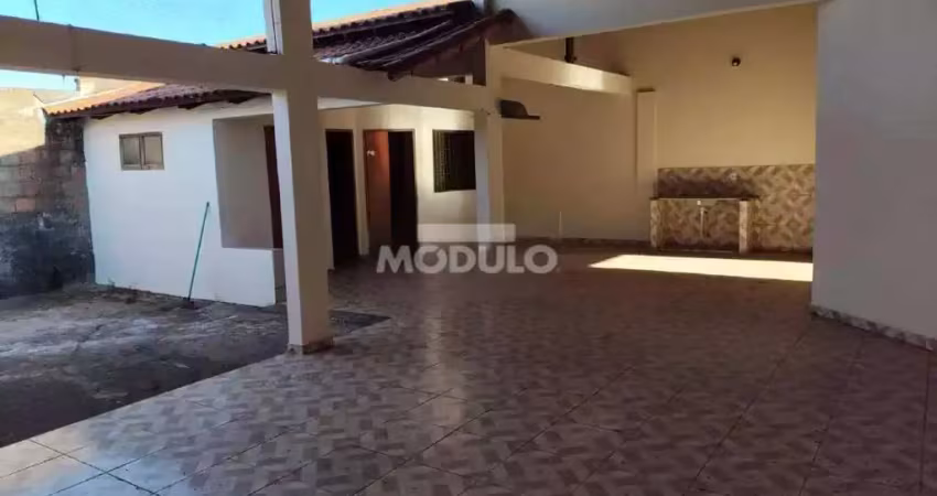 Casa para locação, bairro nossa senhora aparecida com 5 quartos