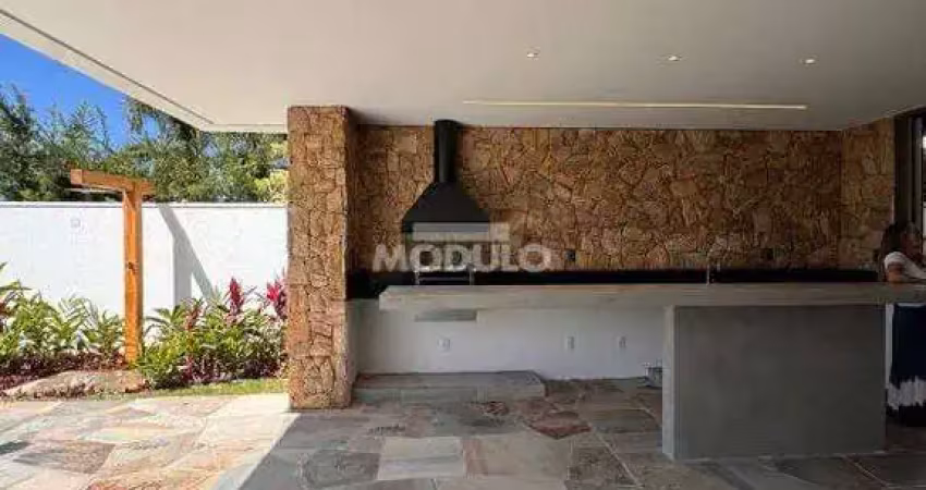 Casa residencial à venda, 5 quartos, 5 suítes, 6 vagas, nova uberlandia - uberlândia/mg