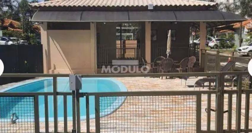 Casa em condomínio fechado com 2 quartos para alugar na Avenida Geraldo Abrão, --, Granada, Uberlândia