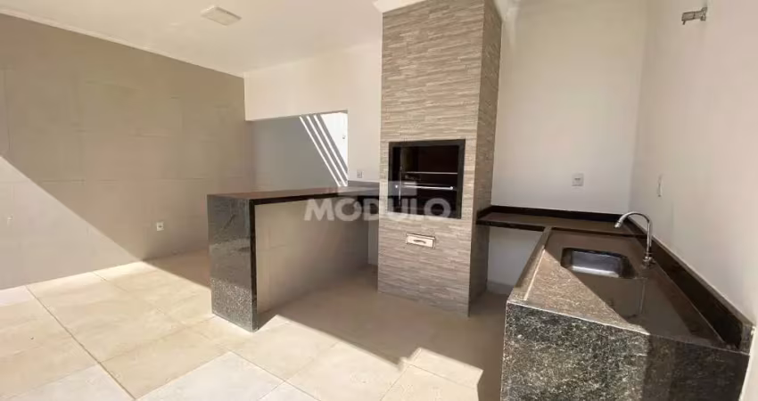 Casa com 3 quartos para alugar na Alameda Grão Mestre, --, Jardim Inconfidência, Uberlândia