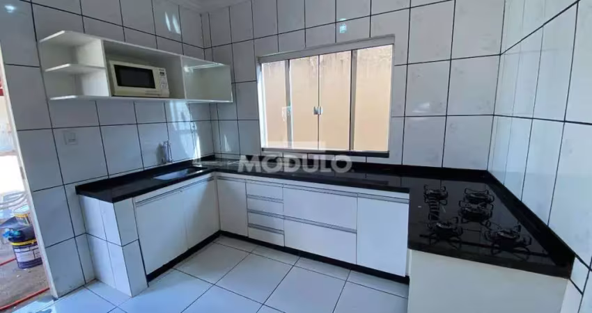 Casa com 2 quartos para alugar na Rua Pátmos, --, Jardim Canaã, Uberlândia